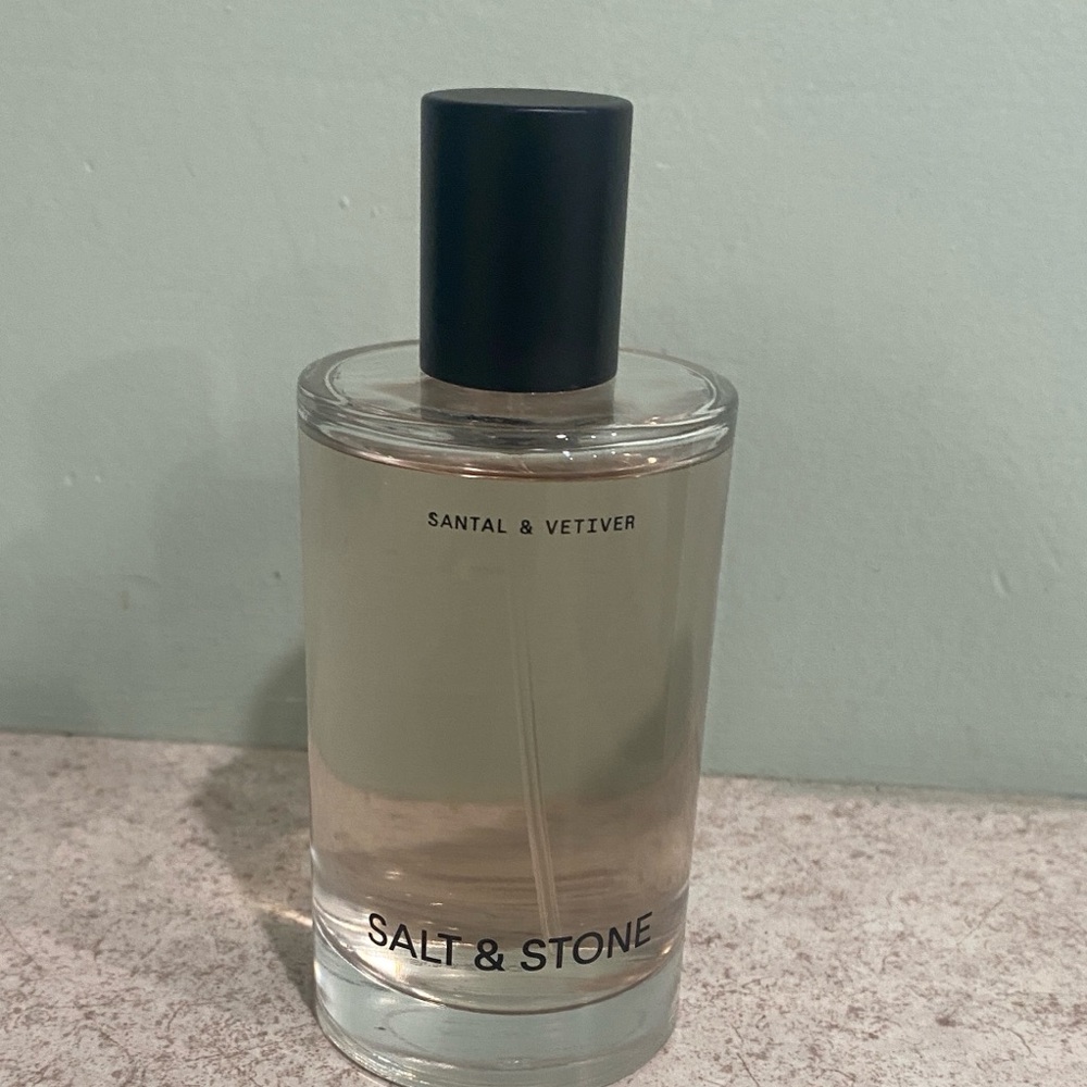 Salt & Stone Santal & Vetiver-BODY MIST- 3.4 FL OZ